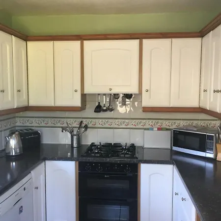 Spacious Bungalow - Private Secure Garden - Sleeps Up To 6 Marple Exterior photo