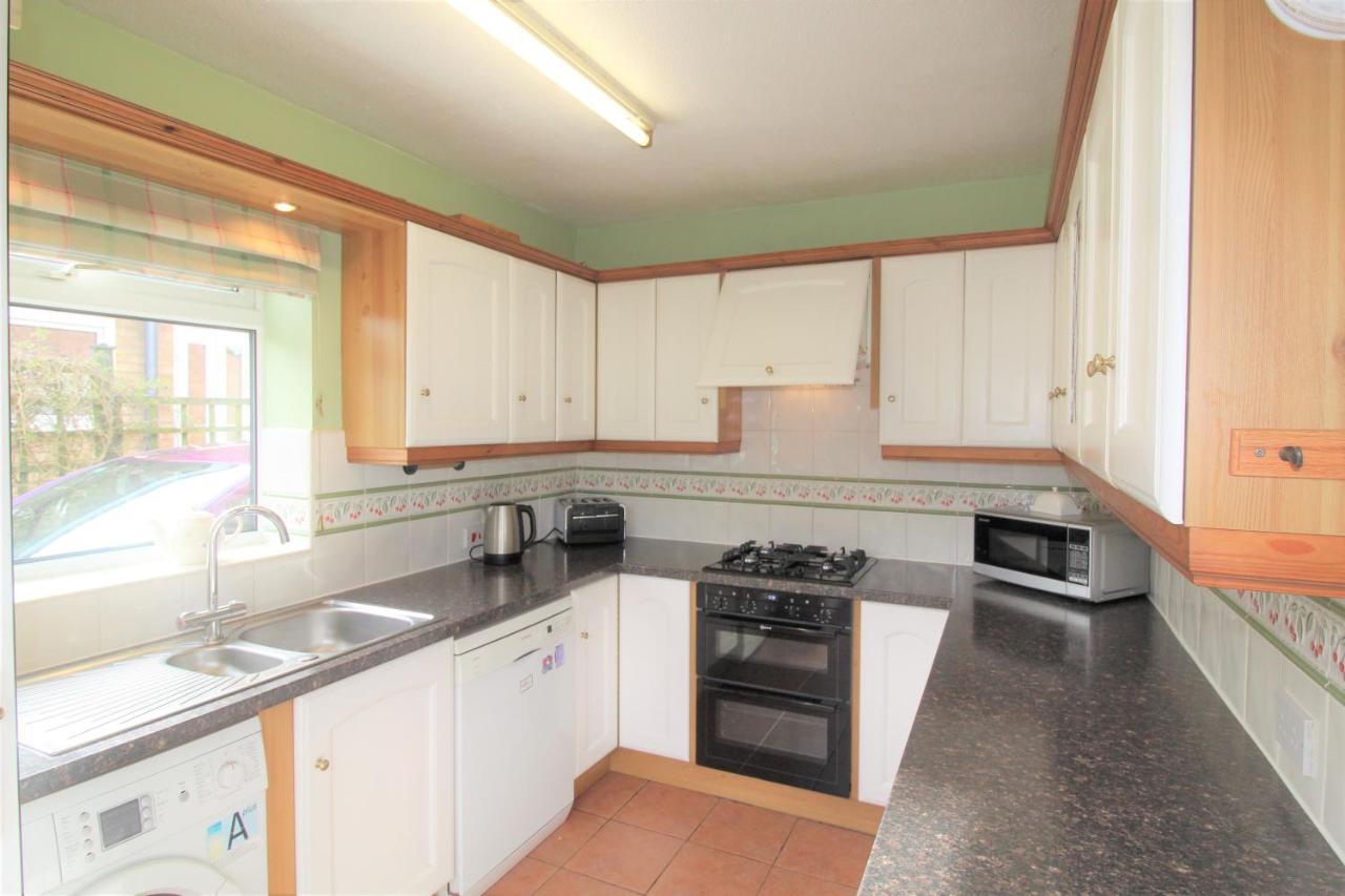 Spacious - Private Secure Garden - Sleeps Up To 6 Holiday home Marple